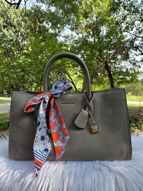 NWT Michael Kors Scarlett With Scarf